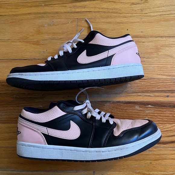 Jordan 1 Low Crimson Tint - Picture 2 of 6